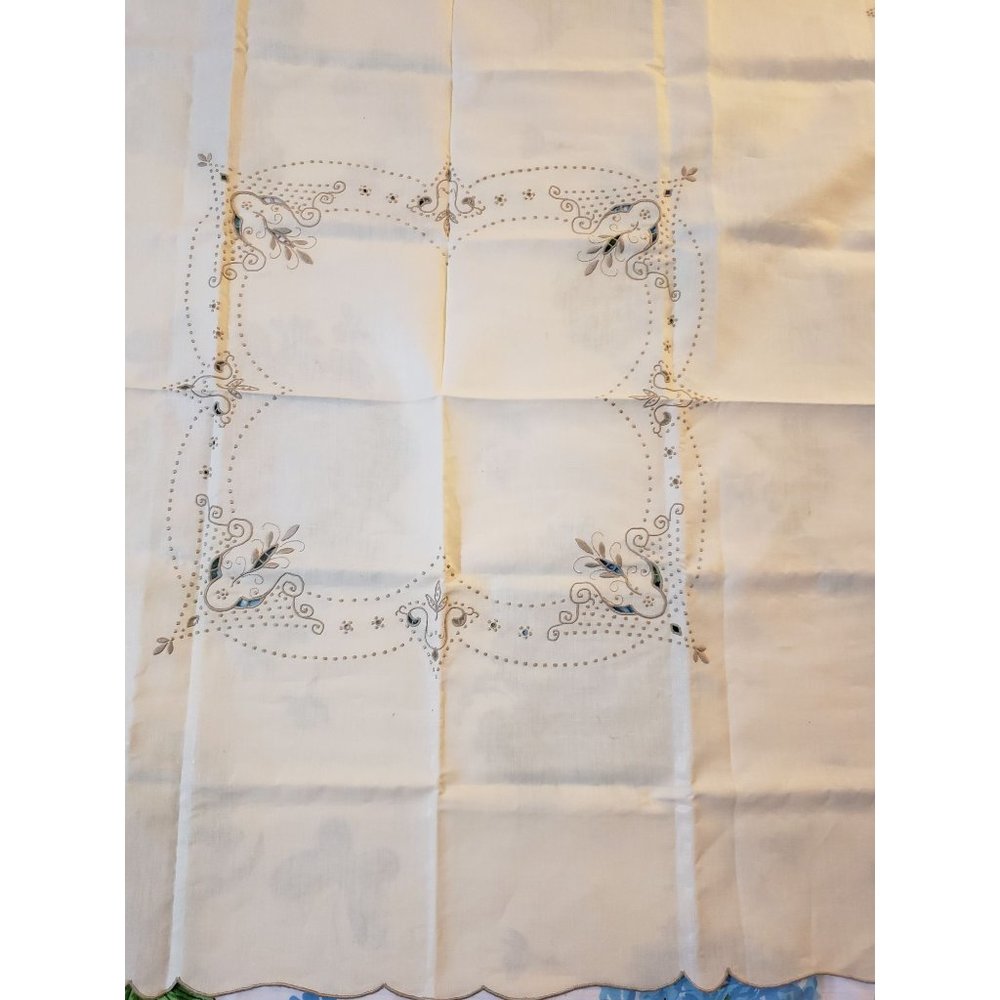 Madeira Embroidered Cutwork Table Cloth 39" square Vintage Cream